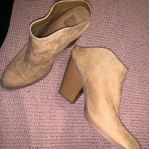 Women’s size 11 booties